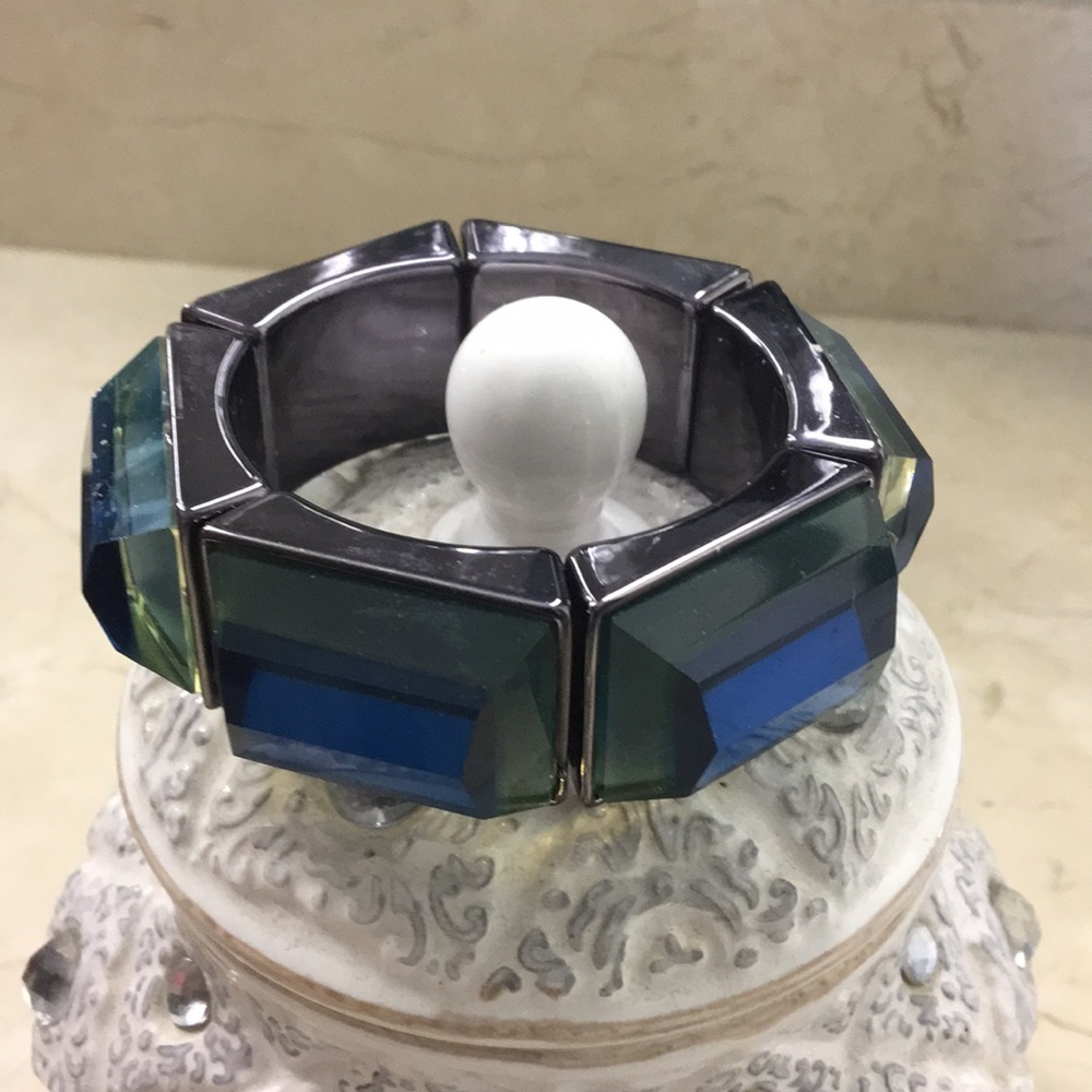 Blue stretchable bracelet